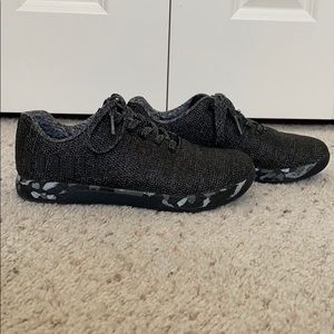 NOBULL black and camo trainers size 8